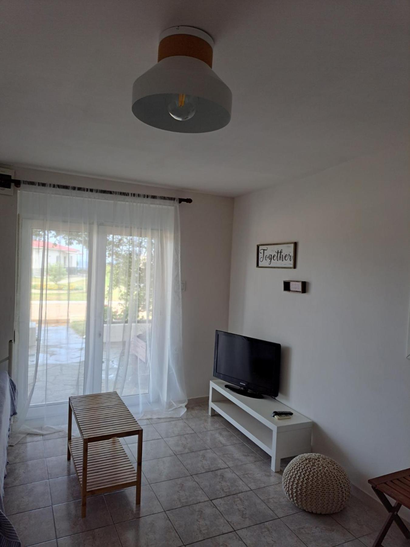 Kiki'S Place Никити Екстериор снимка