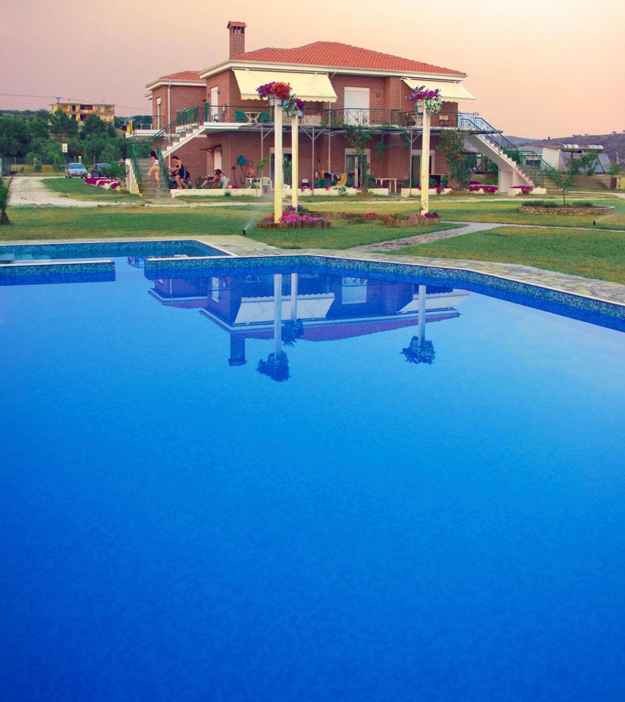 Kiki'S Place Никити Екстериор снимка